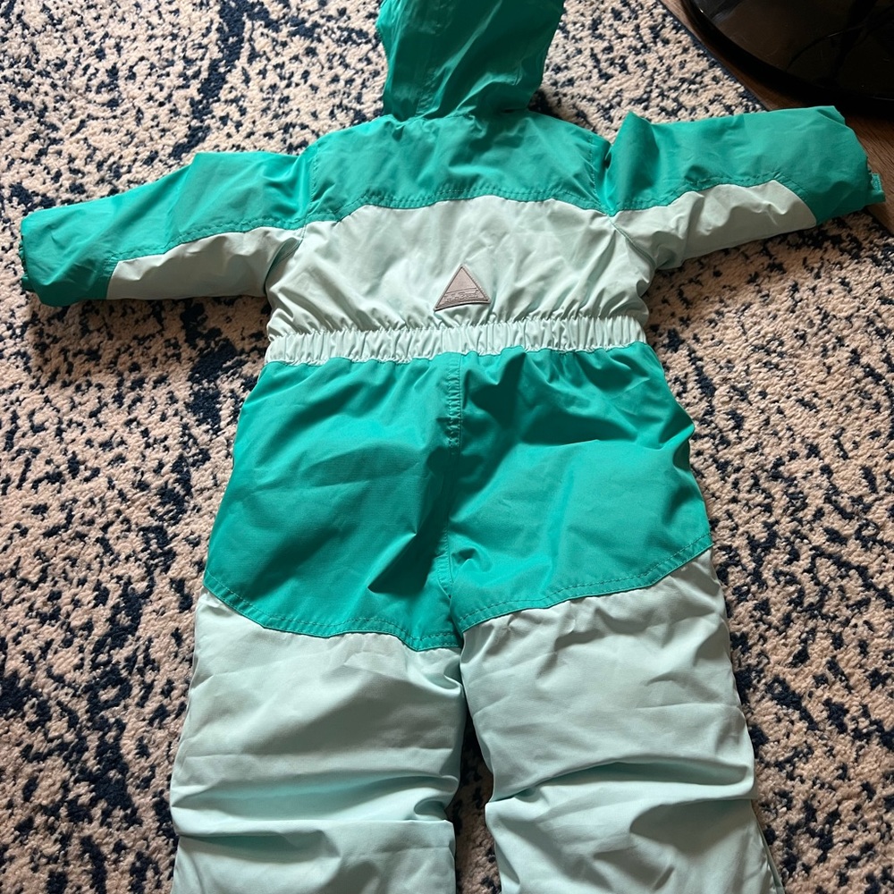 Worn a handful of times..It’s in new condition..